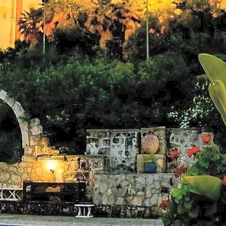 Gardens Unique Hotel