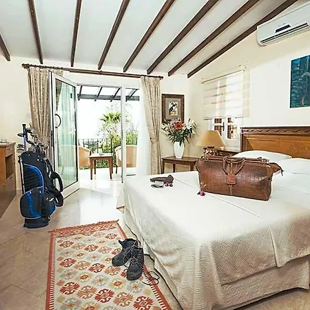 Gardens Unique Hotel 3*