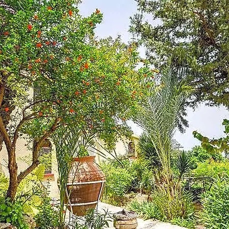 Gardens Unique